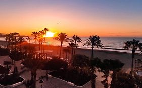 Estepona, apartamento en primera linea de playa